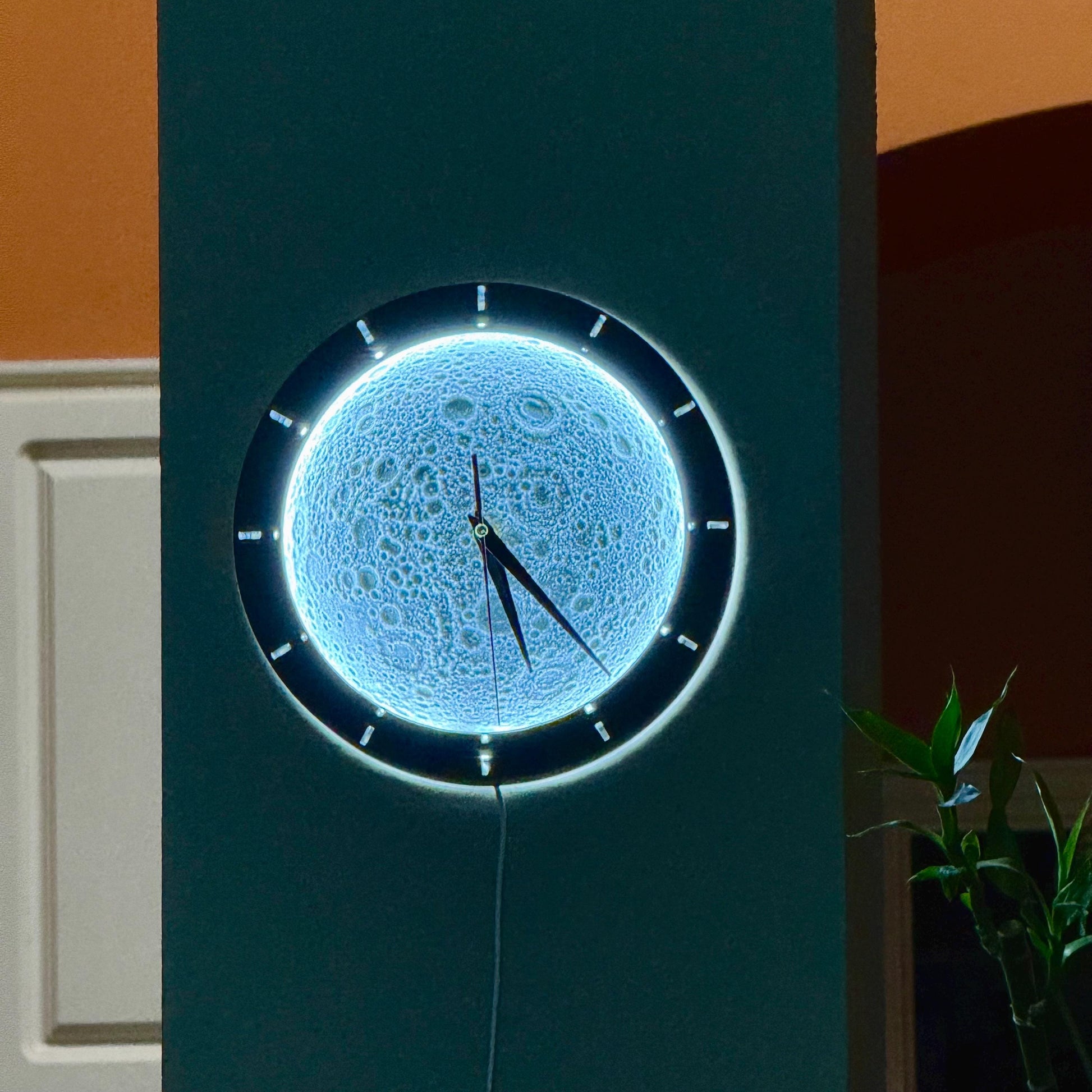 Lunar Glow 3D Moon Clock – Where Time Meets the Cosmos